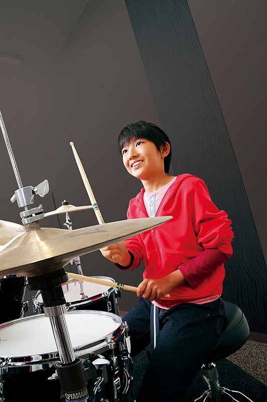 写真:小学生のためのジュニアスクール『ドラムコース』