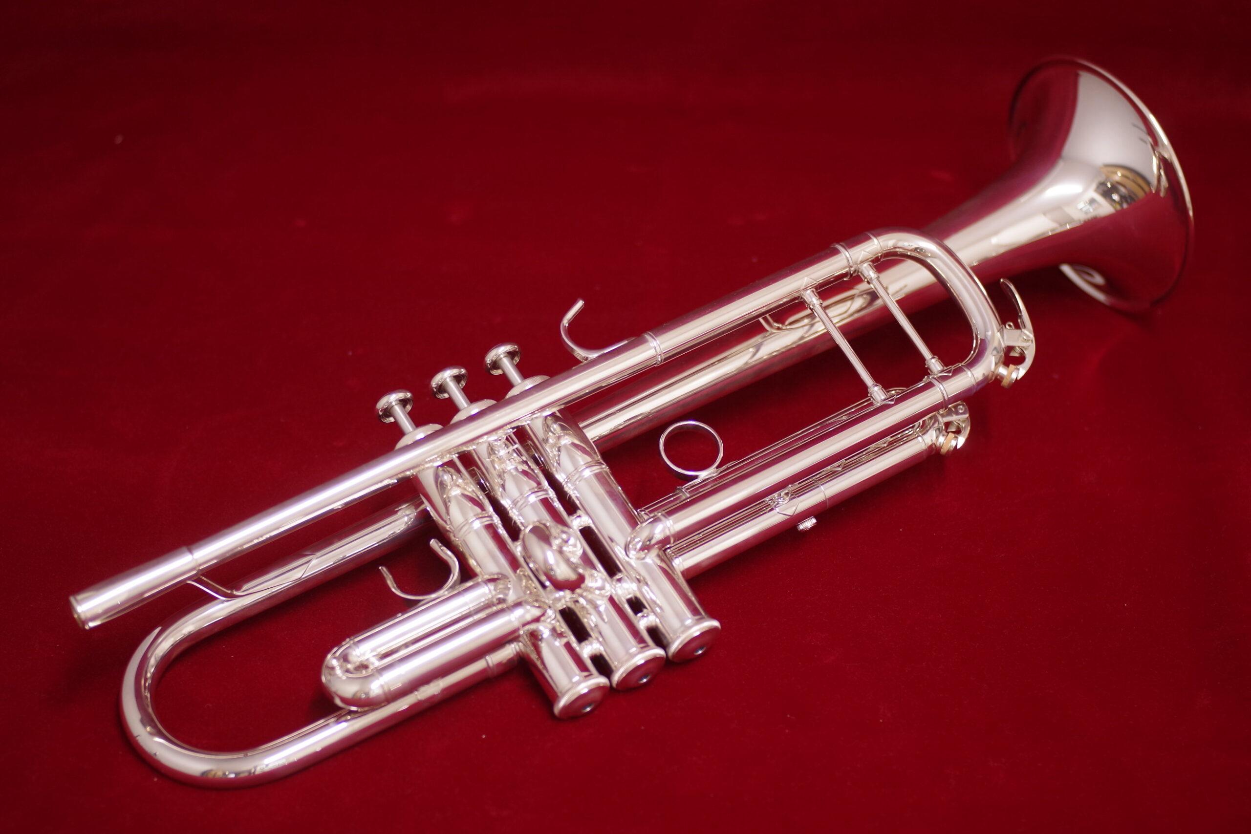 写真：YAMAHA　YTR-8335WS