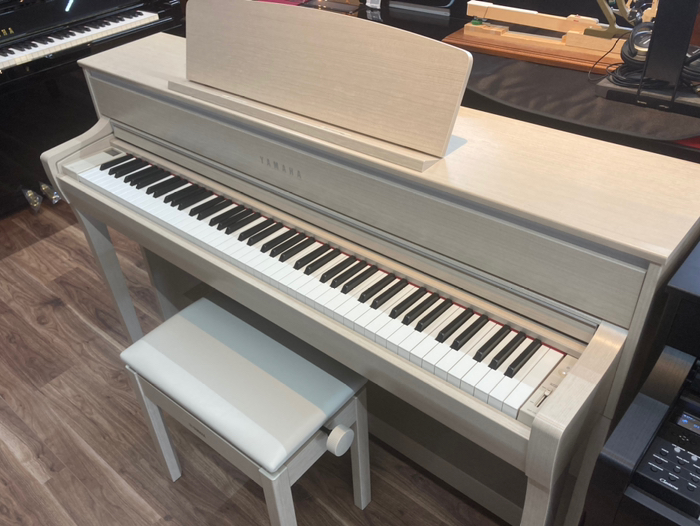 写真:YAMAHA CLP-775