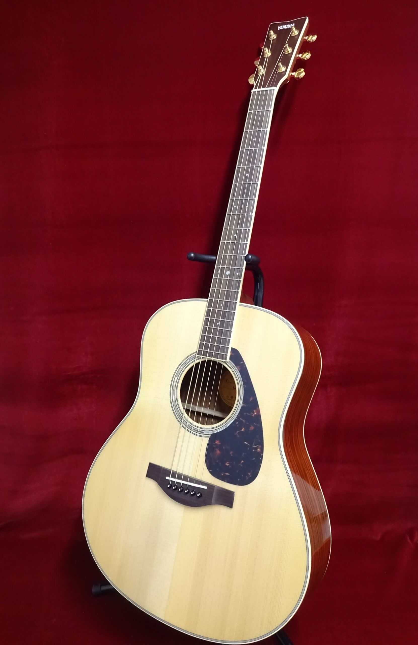 写真：YAMAHA　LL6 ARE