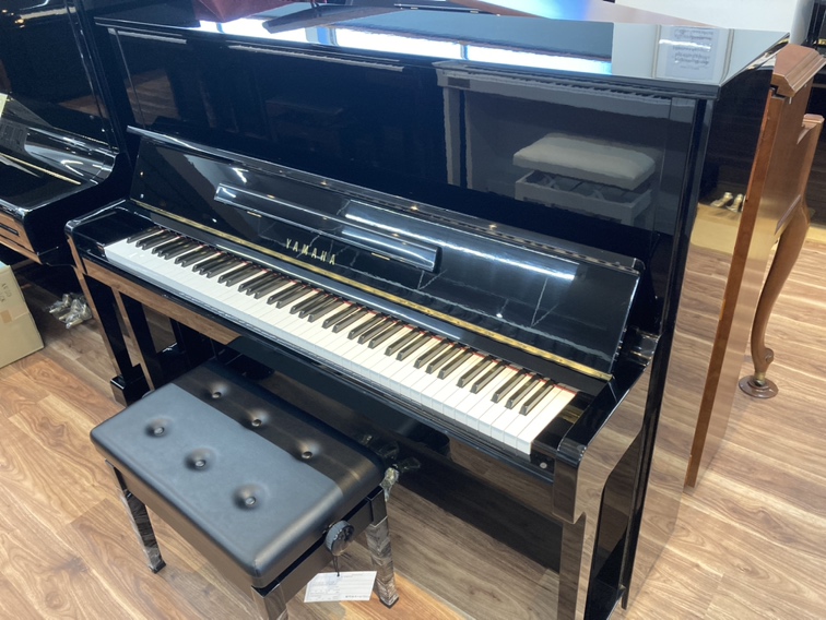写真:YAMAHA U10BL