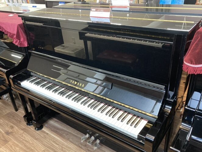 写真:YAMAHA U30A