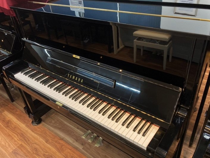写真:YAMAHA U1A