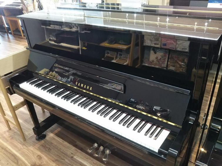 写真:YAMAHA U100