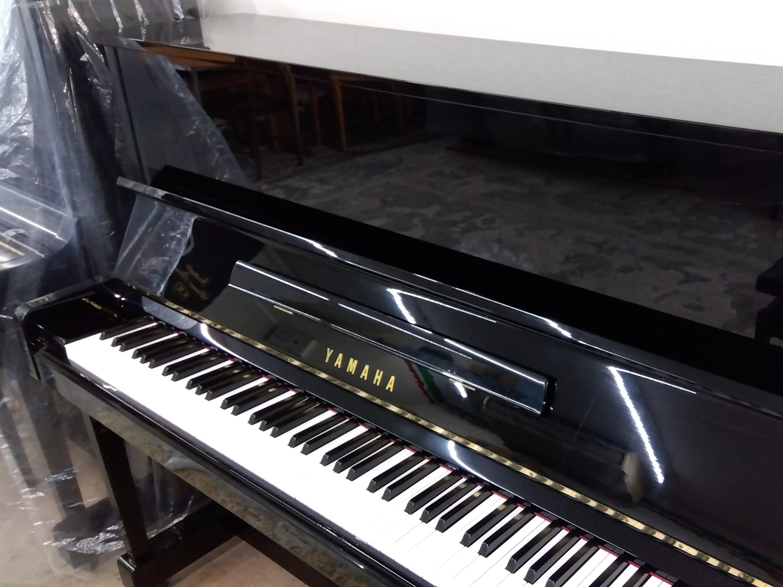 写真：YAMAHA U10BL