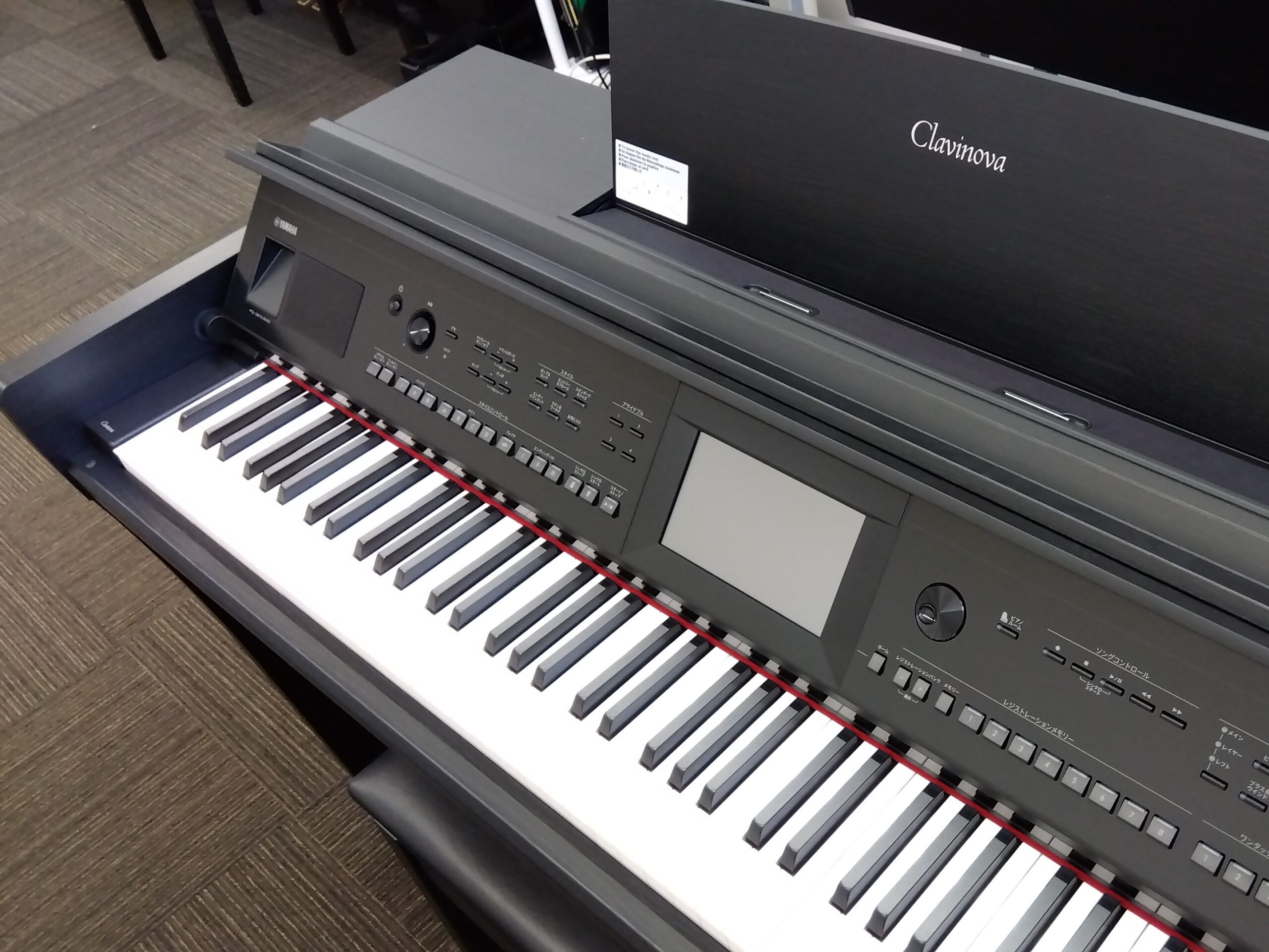 写真：YAMAHA　CVP-905