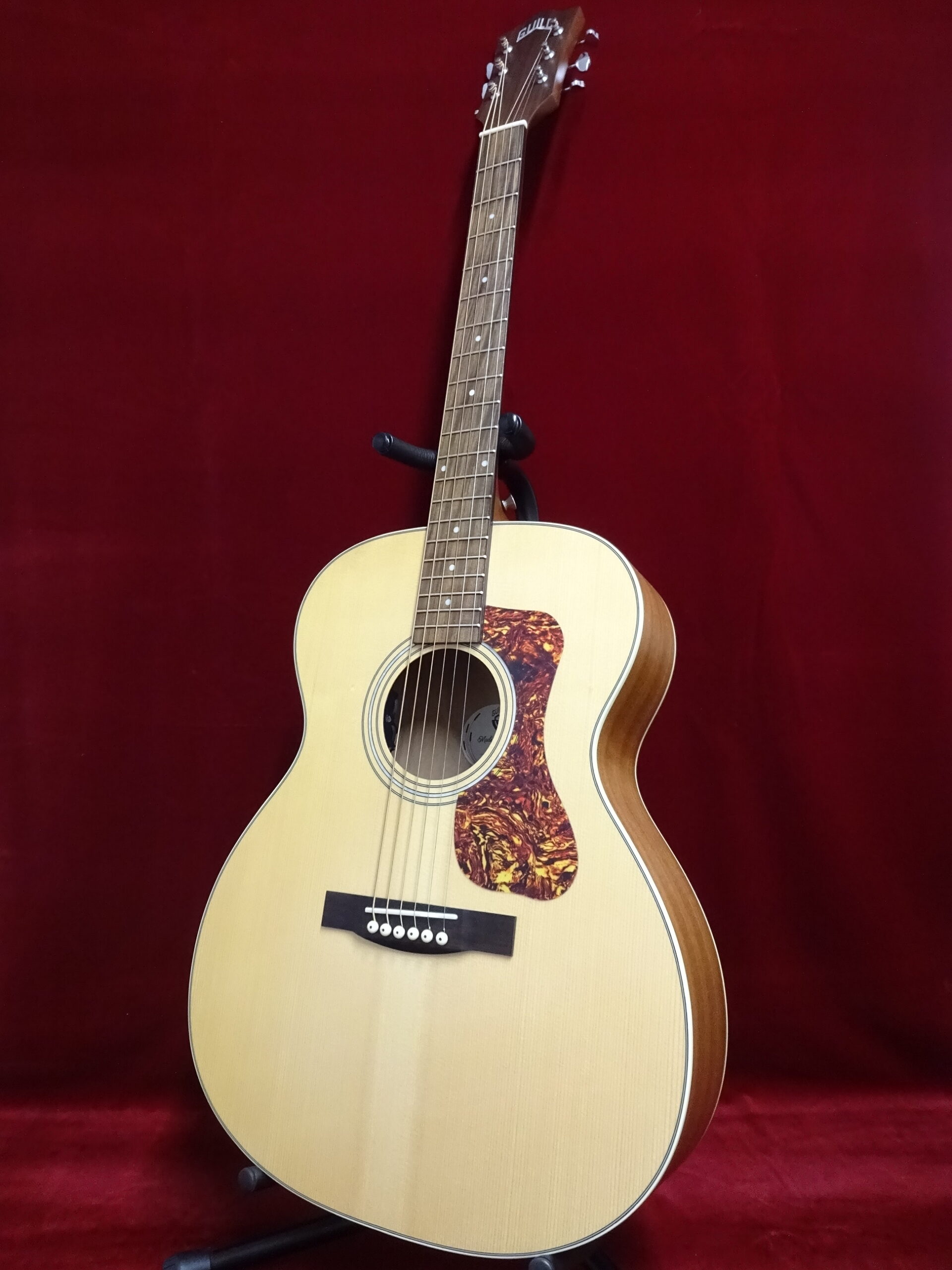 写真:GUILD OM-240E