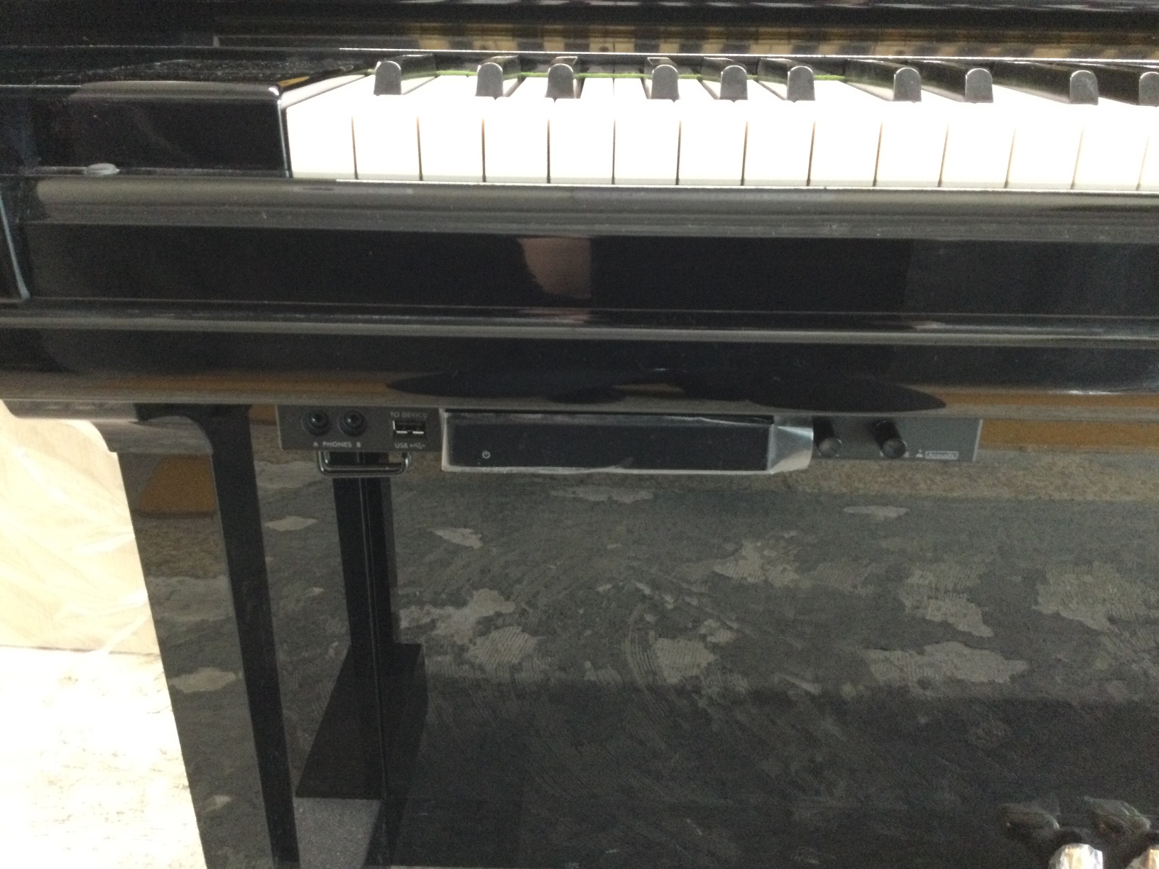 写真:YAMAHA U3H(サイレント機能付き)