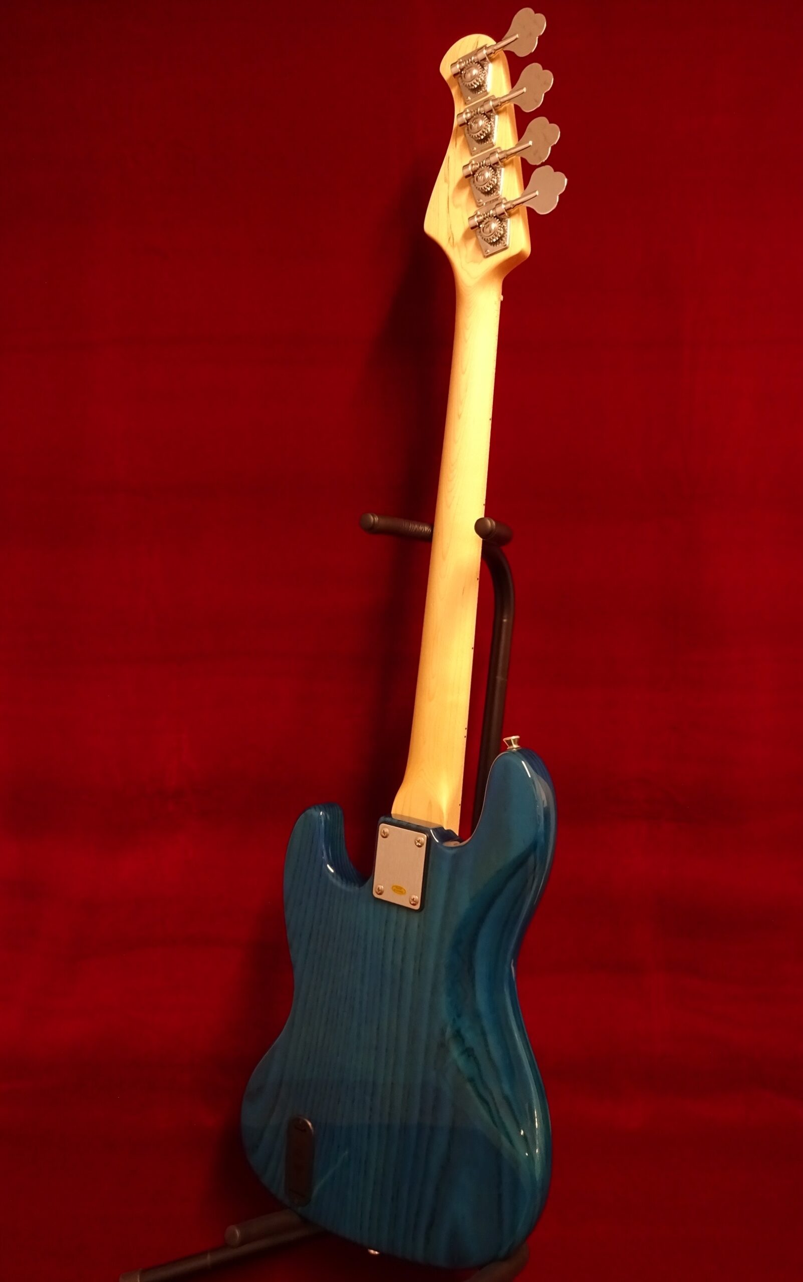 写真：Compact Bass　CJB-70S ASH/Active
