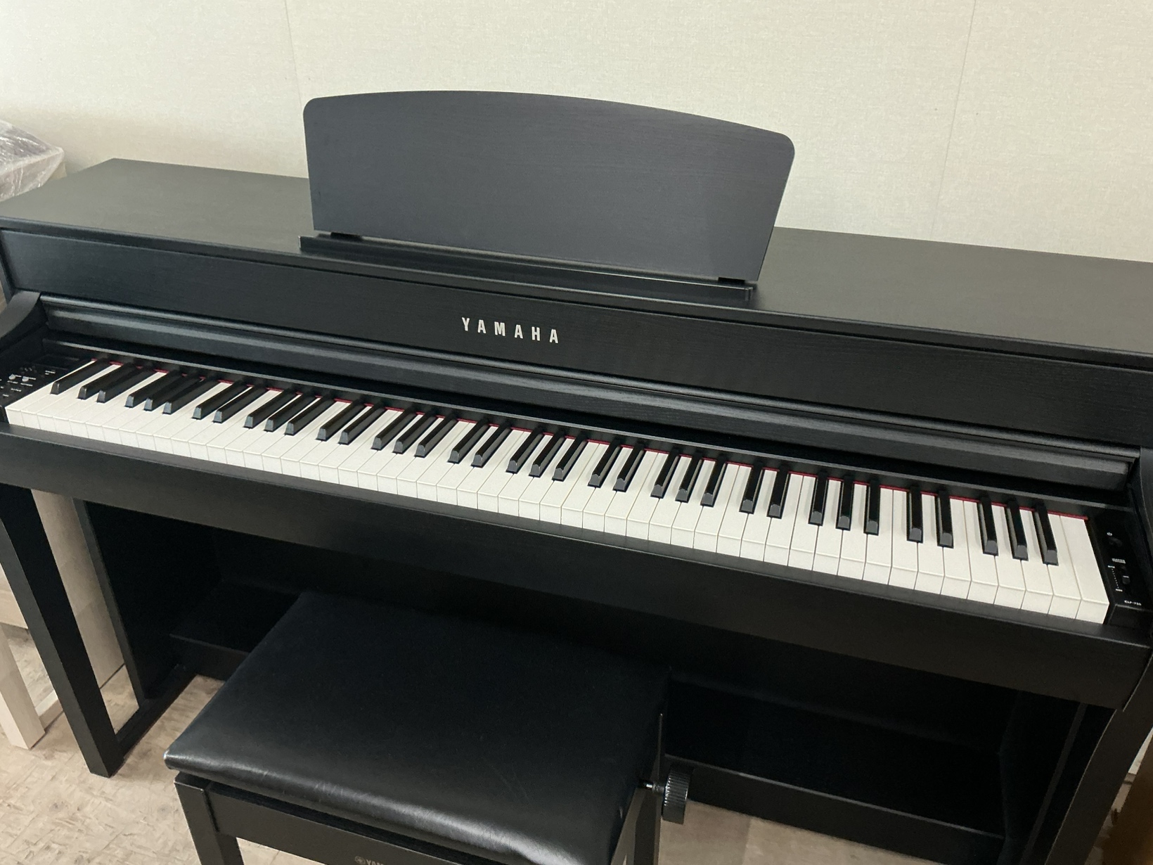 写真：YAMAHA CLP-735B【USED】