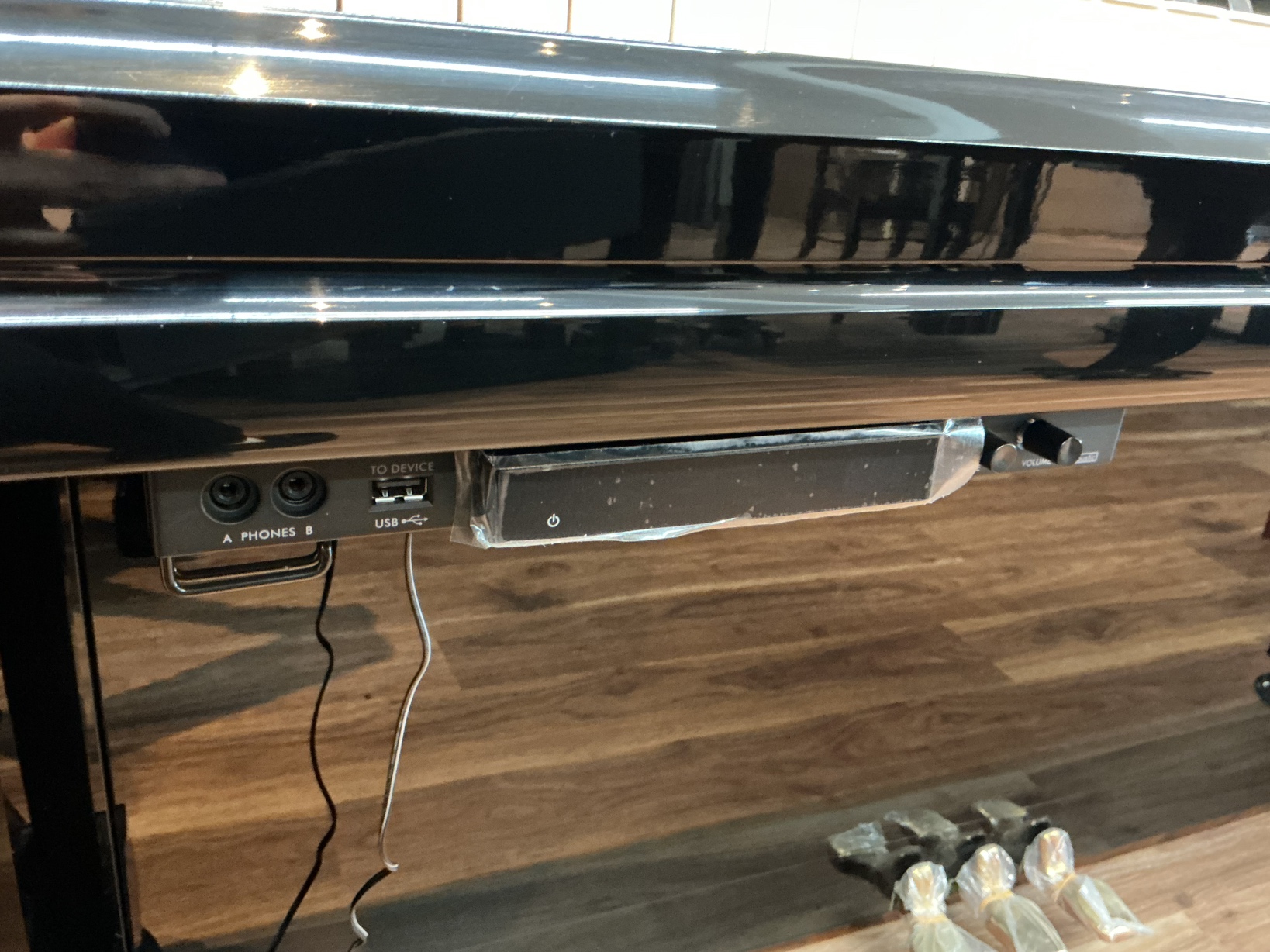 写真:YAMAHA U3H(サイレント機能付き)
