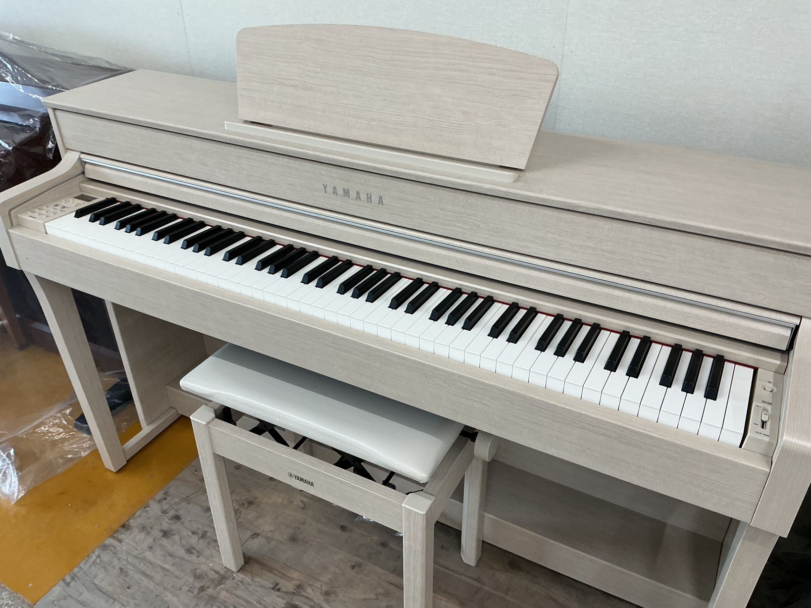 写真：YAMAHA CLP-635WA【USED】