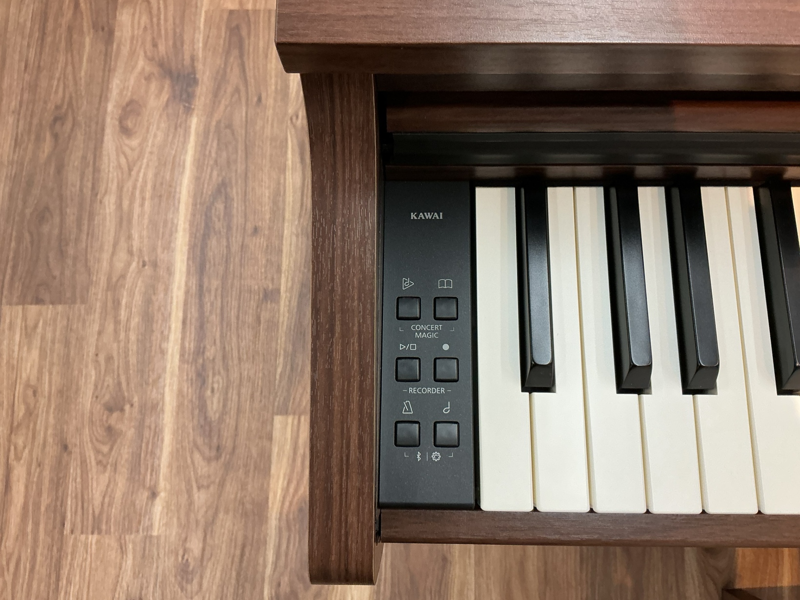 写真：KAWAI　CX302