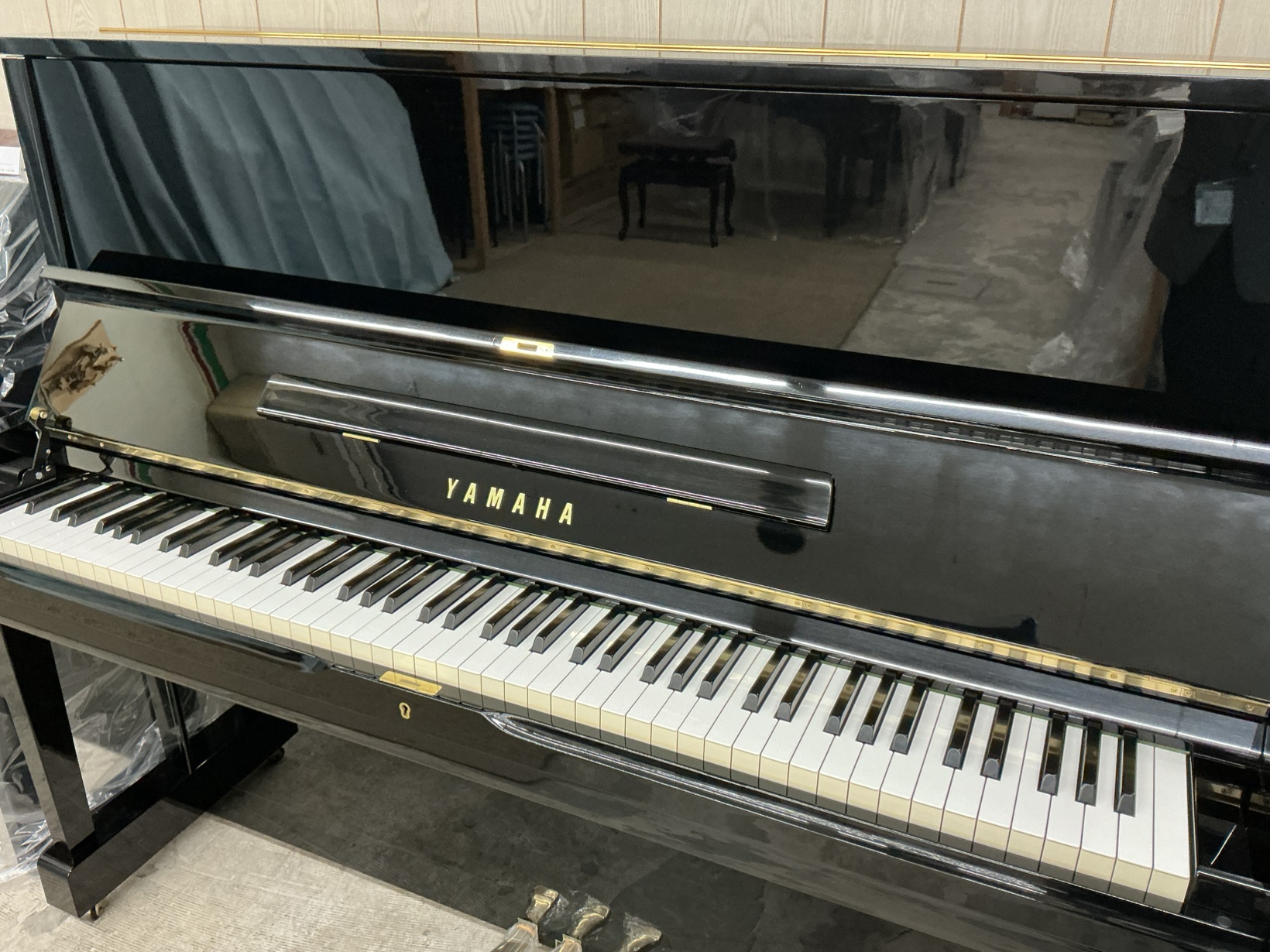 写真：YAMAHA U1A(フィンガード付き)