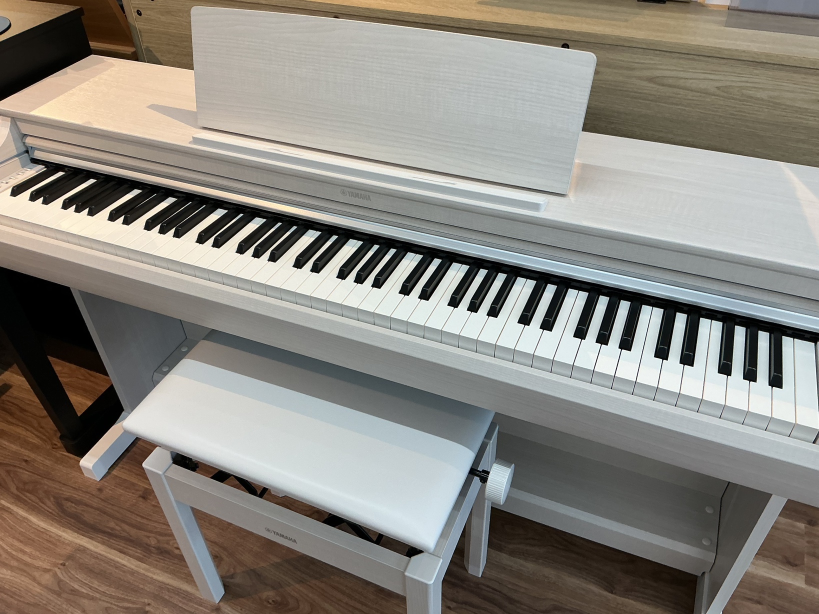 写真：YAMAHA　YDP-166