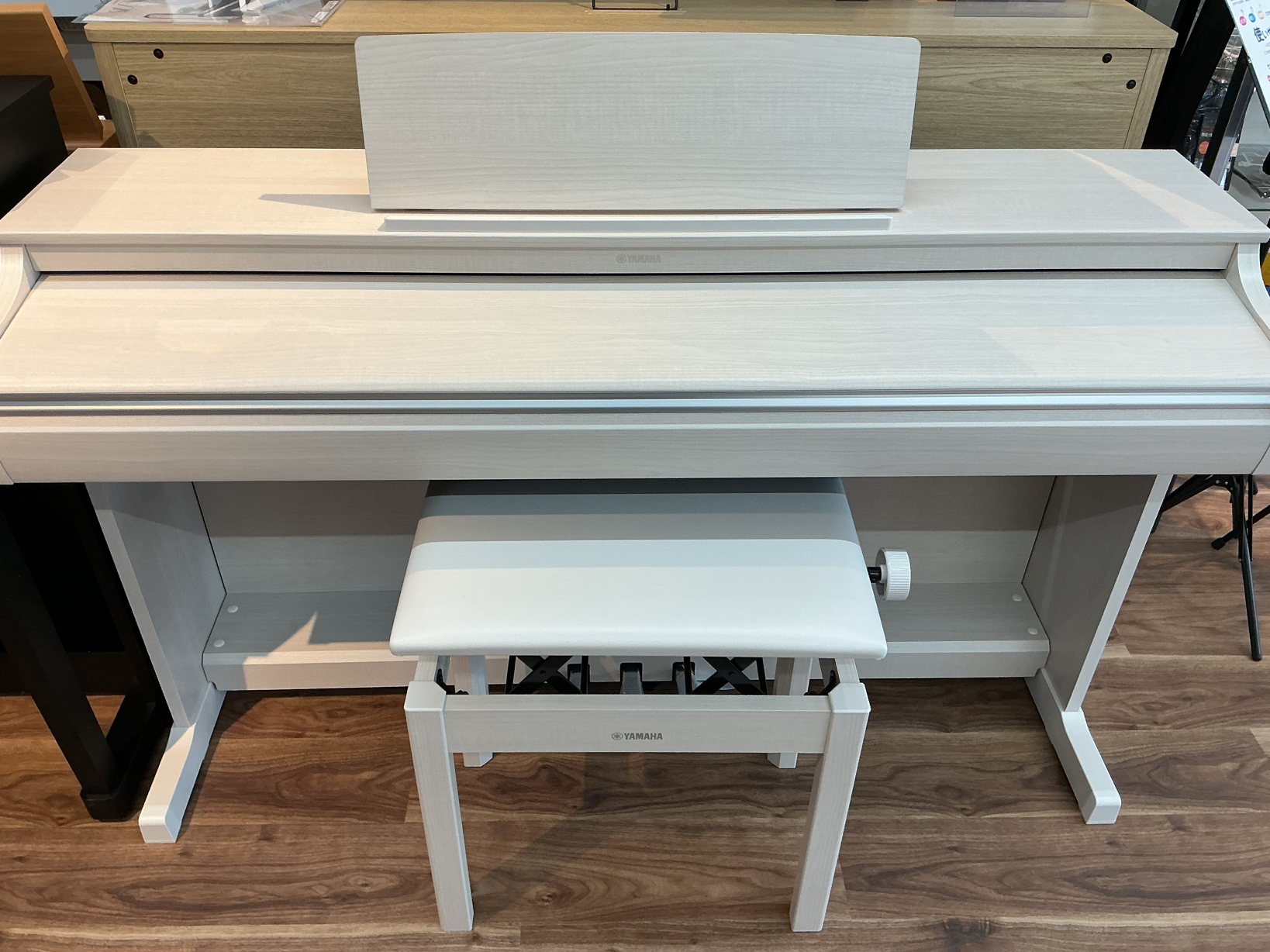 写真：YAMAHA　YDP-166