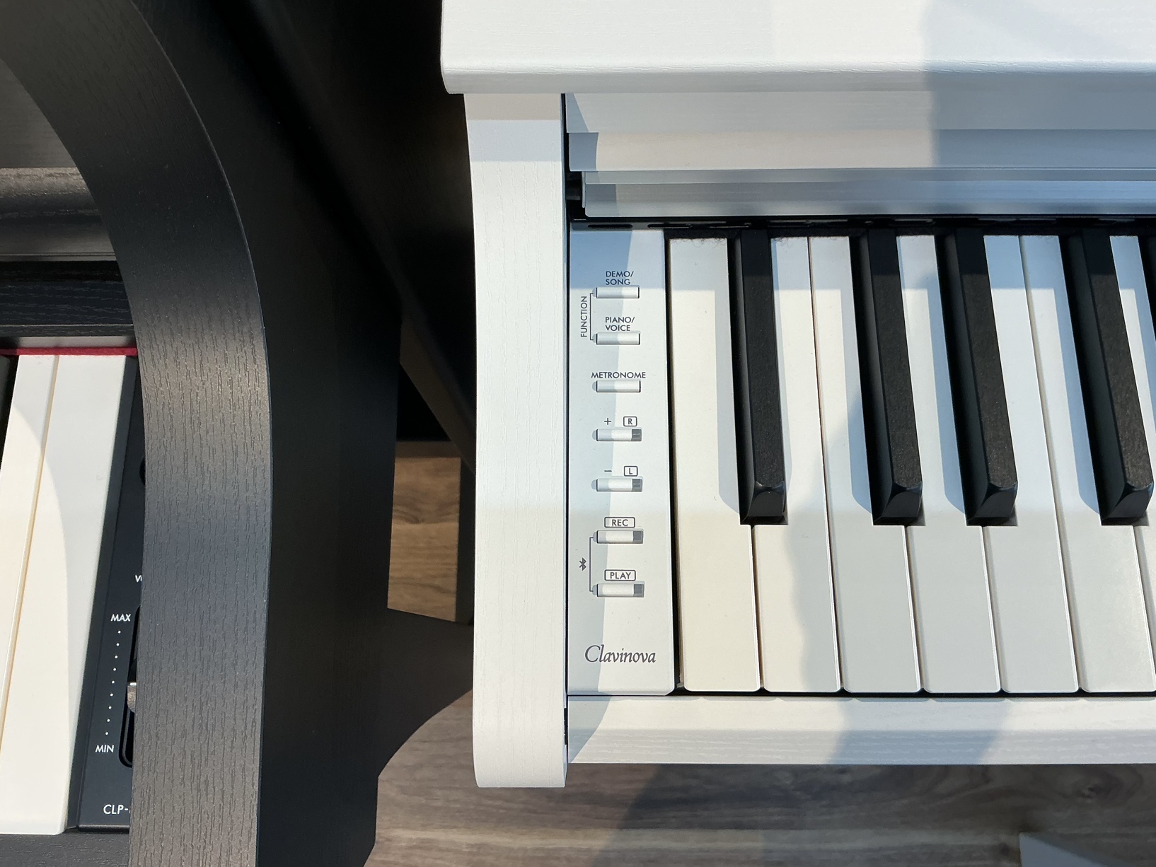 写真：YAMAHA　CLP-826