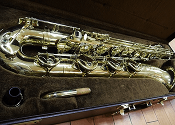 写真：H.SELMER バリトンサクソフォンSA80Ⅱ