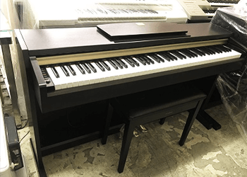 写真：YAMAHA クラビノーバCLP-220